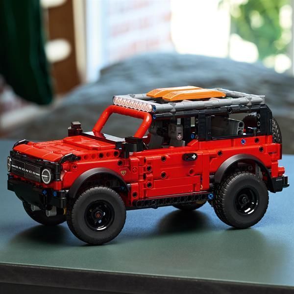 Конструктор LEGO Technic Внедорожник Ford Bronco SUV 943 детали afk-167822 фото
