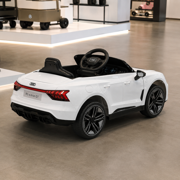 Детский электромобиль Bambi M 4938 EBLR-1 Audi RS e-tron GT белый, 2 мотора по 30W, EVA, экокожа, MP3, USB, TF, Bluetooth mp-276184 фото
