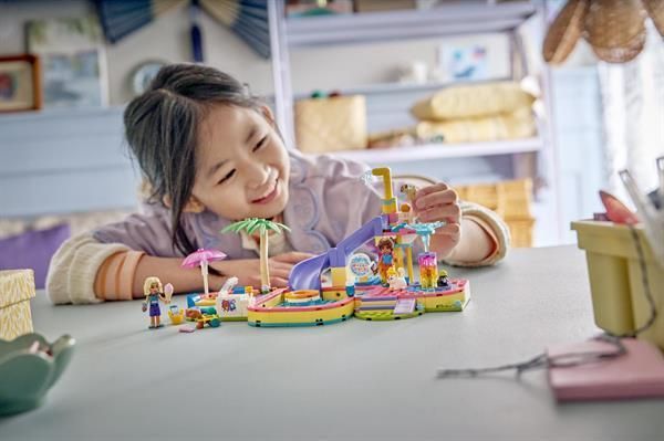 Конструктор LEGO&reg; Friends Веселий день в аквапарку Набір конструктора, 278 деталі afk-186917 фото